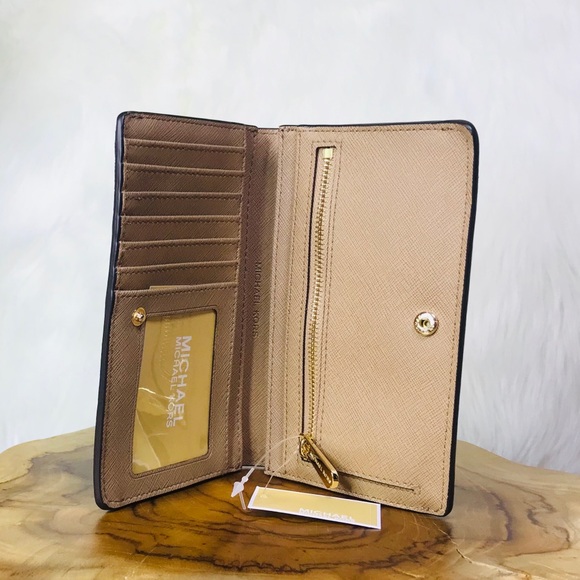 Michael Kors Jet Set Travel Slim Bifold Wallet - Picture 5 of 8